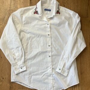 Pendleton Vintage White Embroidered Christmas Holly Button Down Shirt